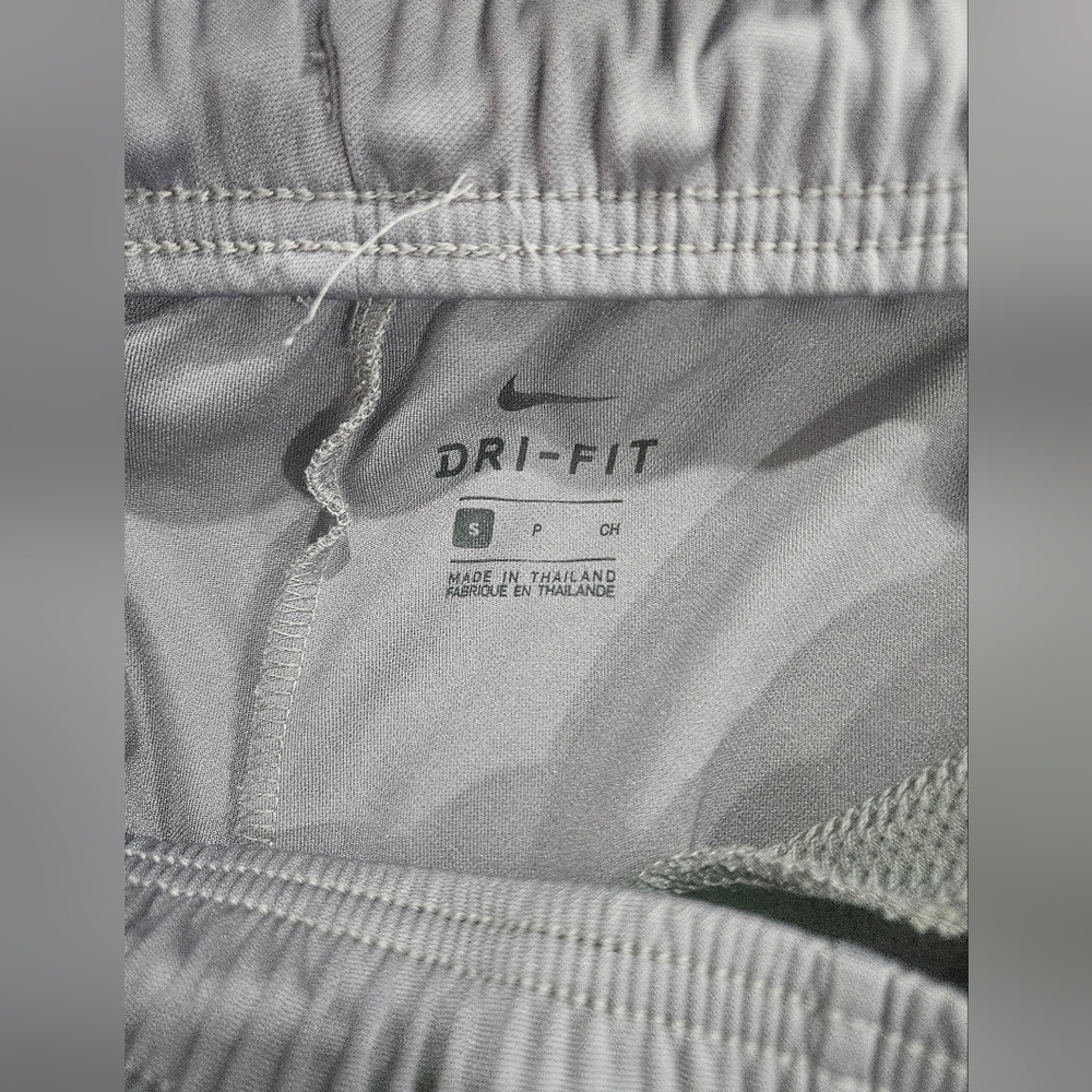 Nike Dri-Fit Gray Sweatpants - Picture 3 of 3